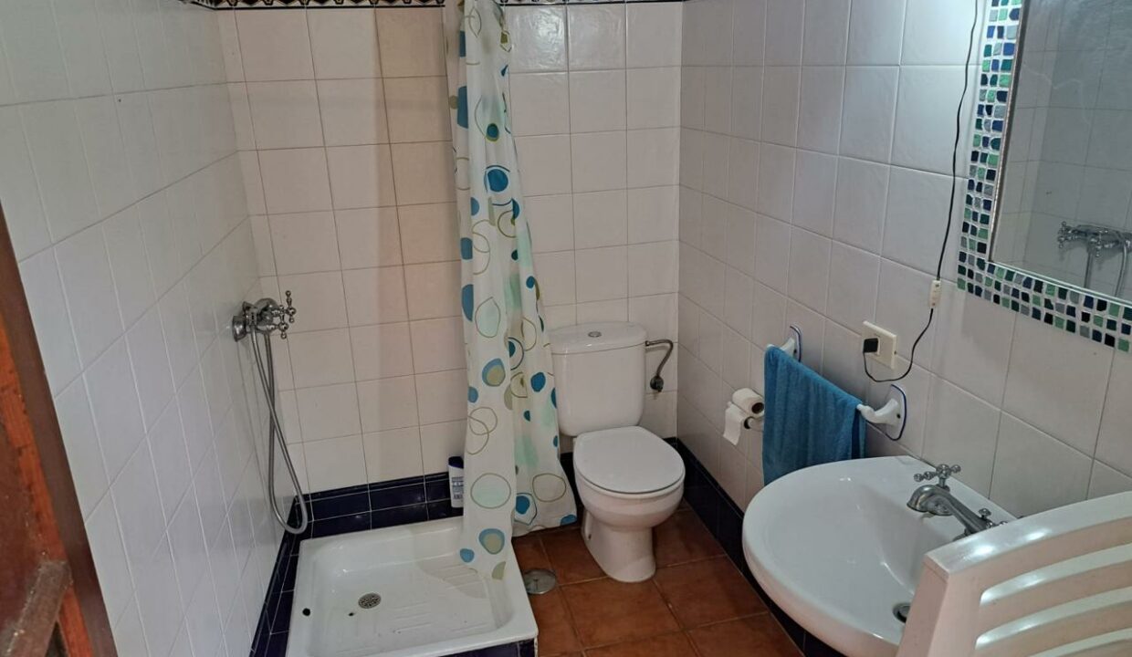 3758707-38f8759d