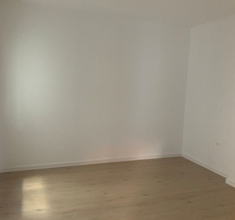 466528517